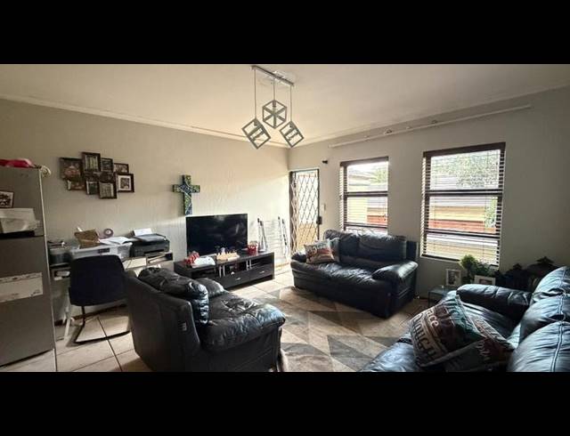 3 BEDROOM TOWNHOUSE FOR SALE IN CHANCLIFF AH